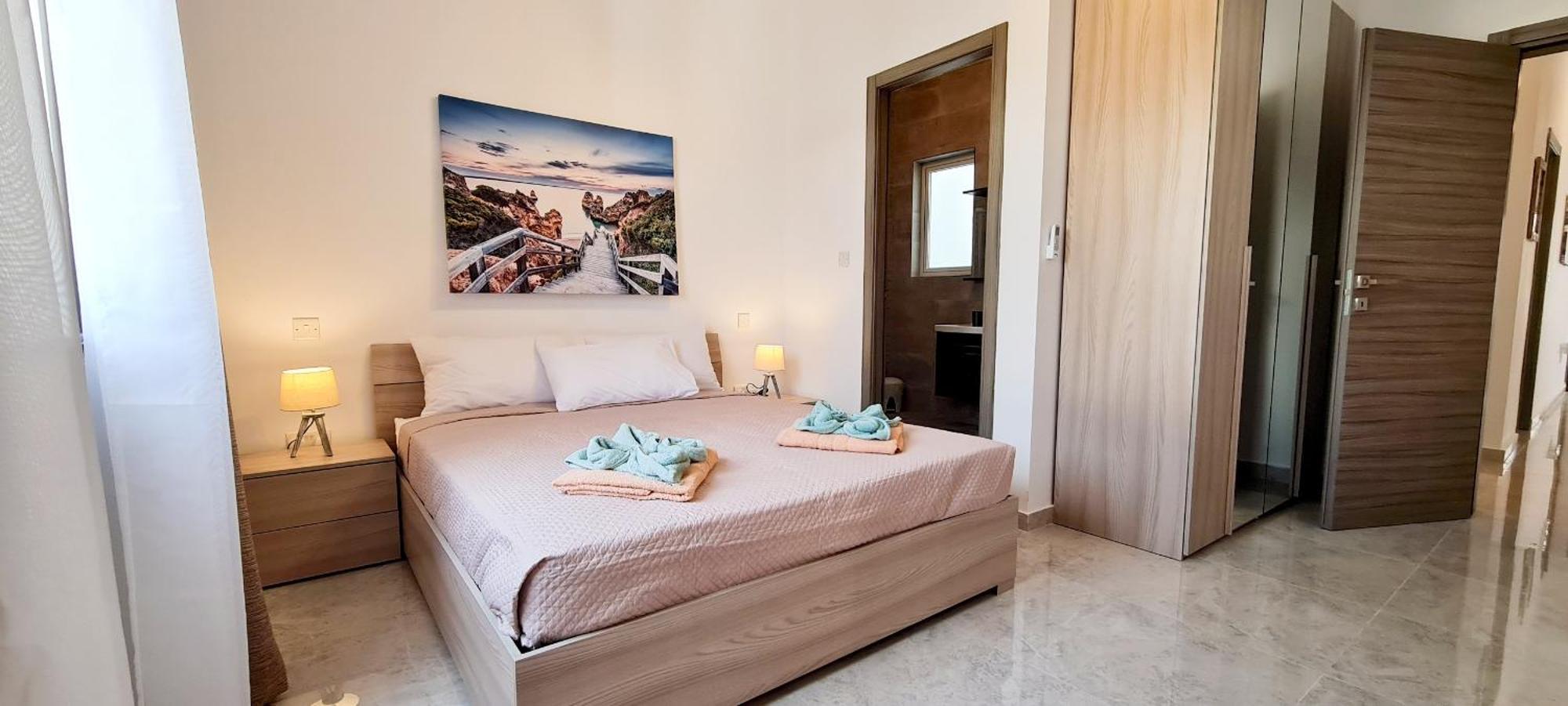 Apartment Seaside Serenity 8 - Few Mins Walk To The *