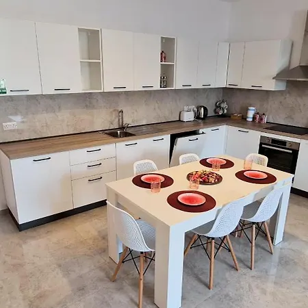 Seaside Serenity 8 - Few Mins Walk To The Beach Mellieha Exterior photo