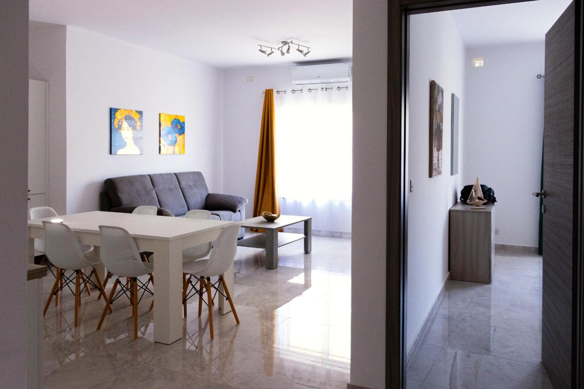 Appartamento Seaside Serenity 8 - Few Mins Walk To The